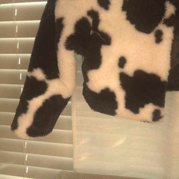 Kids Size 5T Cow Print Cropped Jacket Black & White - Picture 4 of 7